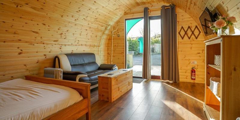Original Glamping Pod With Hot Tub Hotel Frodsham Eksteriør billede