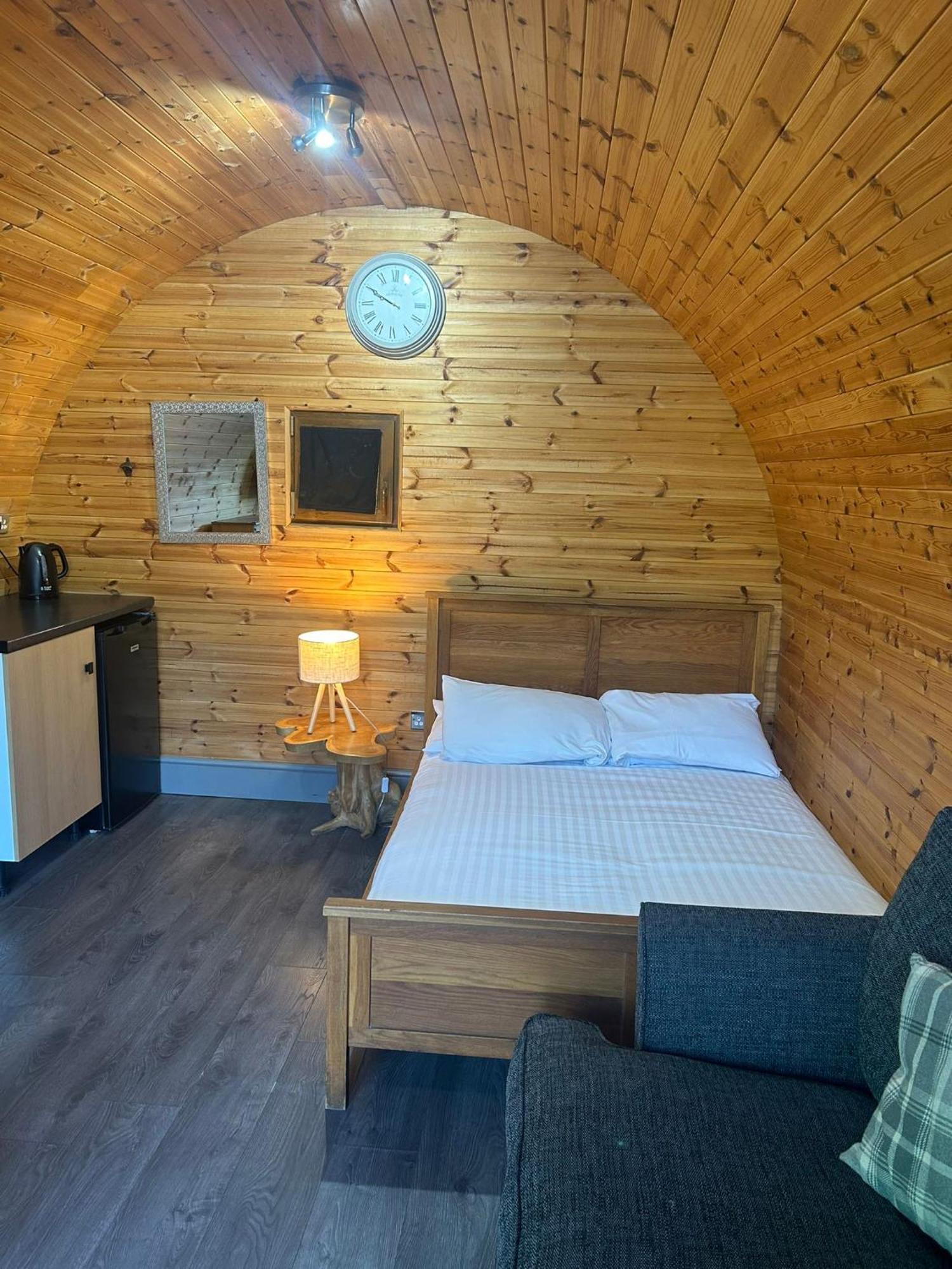 Original Glamping Pod With Hot Tub Hotel Frodsham Eksteriør billede